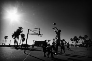 basketball-match-venice-beach-sunset-photo-black-and-white