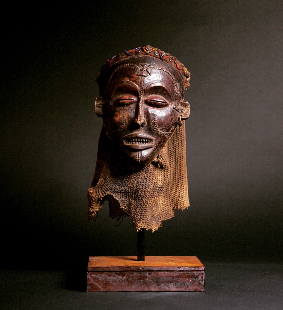 wooden-head-museum-piece-colour-photograph